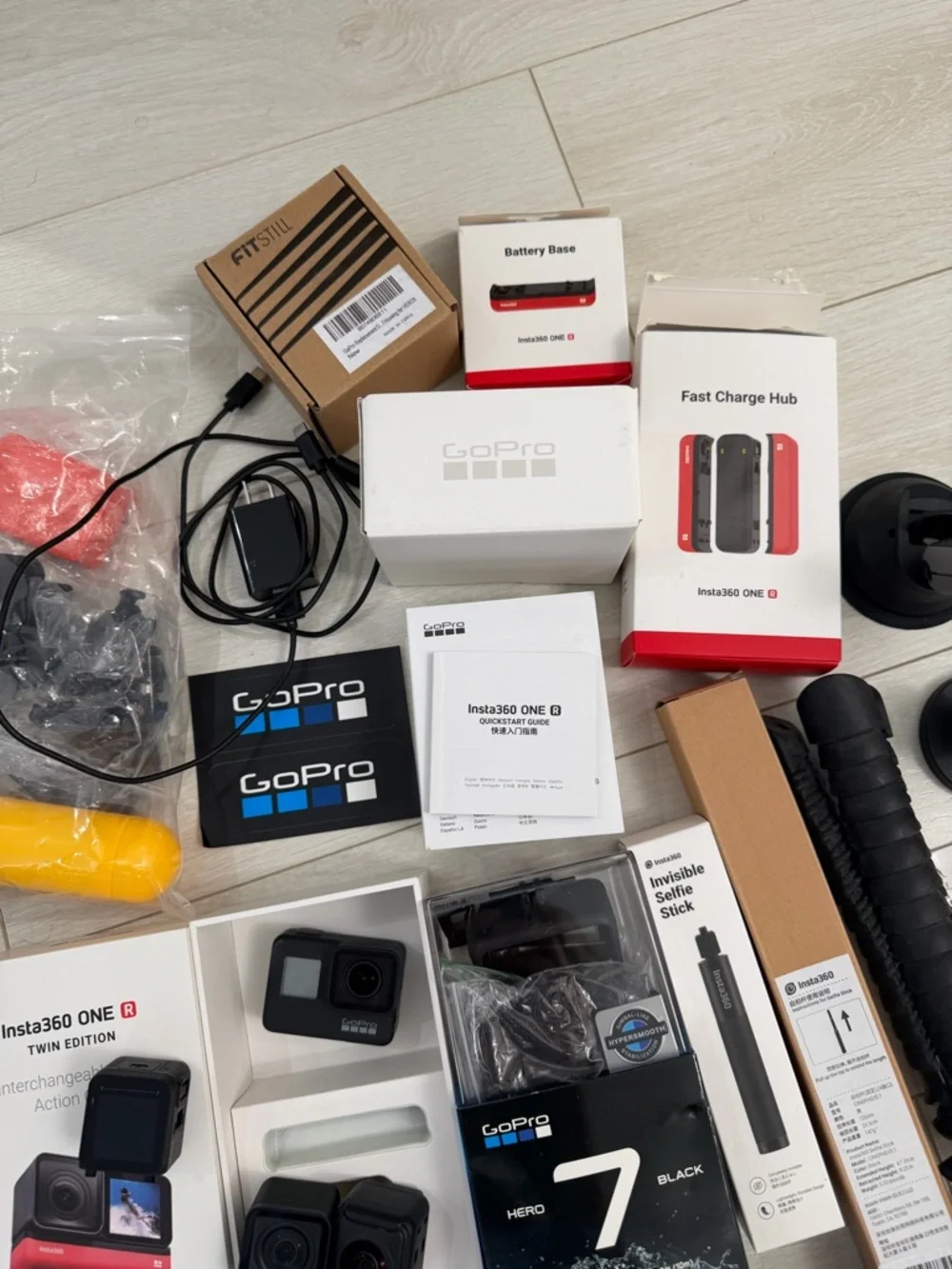 Insta360 ONE R Twin Edition - Super 5.7K Dual-Lens 360 Camera & Go Pro Bundle